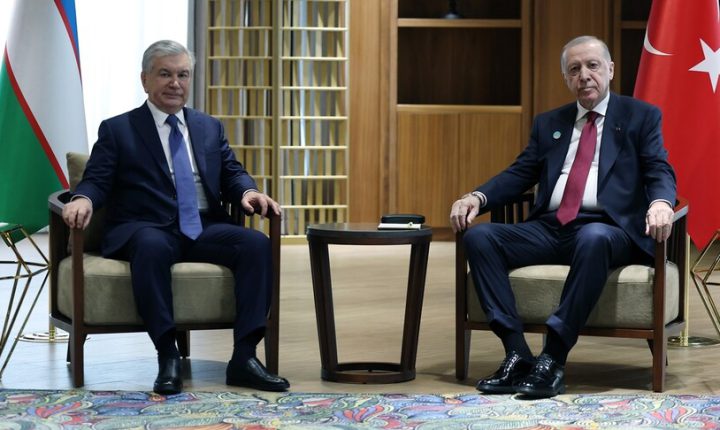 Türkiye Cumhuriyeti Cumhurbaşkanı Erdoğan, Özbekistan Cumhurbaşkanı Mirziyoyev ile görüştü