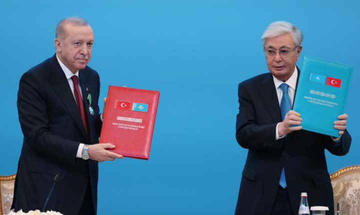 Türkiye Cumhuriyeti ile Kazakistan arasında 13 anlaşma imzalandı