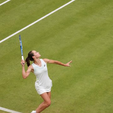 🎾 Milli tenisçi 🇹🇷Zeynep Sönmez, Rosmalen Şampiyonası’nda tek kadınlar kategorisinde karşılaştığı ABD’li Katie Volynets’i 2-1 yenerek 2. tura çıktı. 👏