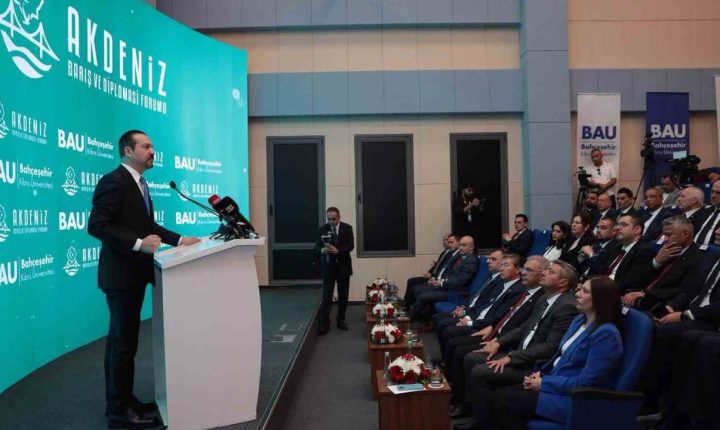 AK Parti Genel Başkan Yardımcısı ve Türk Devletleri ile İlişkiler Başkanı Kürşad Zorlu, Bahçeşehir Kıbrıs Üniversitesi Ev Sahipliğinde Düzenlenen Akdeniz Barış ve Diplomasi Forumu’na Katıldı