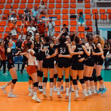 🇹🇷🏐 18 Yaş Altı Kız Milli Voleybol Takımımız, Arnavutluk’ta düzenlenen Balkan Şampiyonası’nı ikinci sırada tamamladı. 🥈