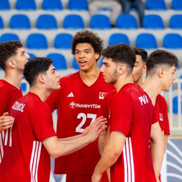 🏐 18 Yaş Altı Erkekler Balkan Voleybol Şampiyonası finalinde Bulgaristan’a 3-1 yenilen Türkiye, gümüş madalya aldı. 🥈