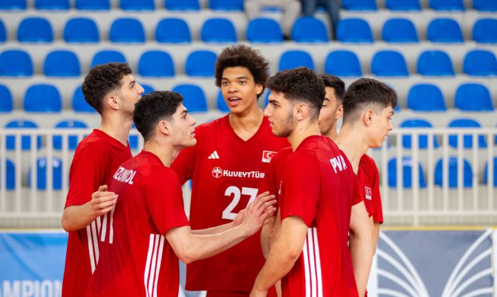 🏐 18 Yaş Altı Erkekler Balkan Voleybol Şampiyonası finalinde Bulgaristan’a 3-1 yenilen Türkiye, gümüş madalya aldı. 🥈