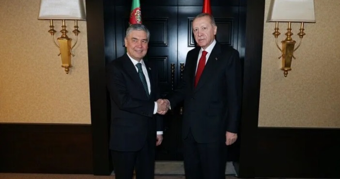 Türkiye Cumhuriyeti Cumhurbaşkanı Erdoğan, Türkmenistan Milli Lideri Berdimuhamedov ile telefonda görüştü