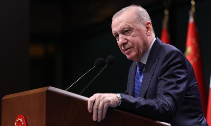 Türkiye Cumhuriyeti Cumhurbaşkanı Erdoğan’dan Kerkük Valisi Ağa’nın ailesine taziye telefonu