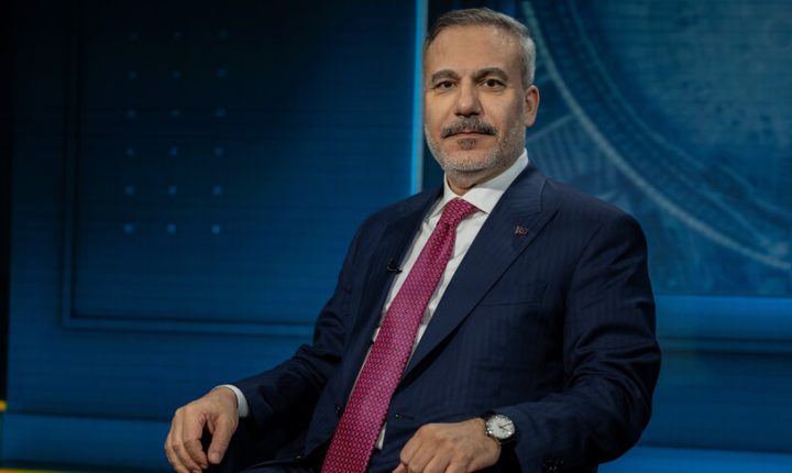 Türkiye Cumhuriyeti Dışişleri Bakanı Hakan Fidan, Bangladeşli mevkidaşı Rahman ile görüştü
