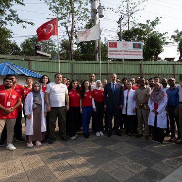 Bakan Fidan, Bangladeş’in Cox’s Bazar’daki mülteci kamplarını ziyaret etti