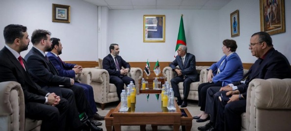 Bakan Şeybani, Cezayirli Bakan Hanifi ile Bir Araya Geldi