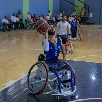 İç savaşta bacaklarını kaybeden Suriyeli basketbolla hayata tutundu