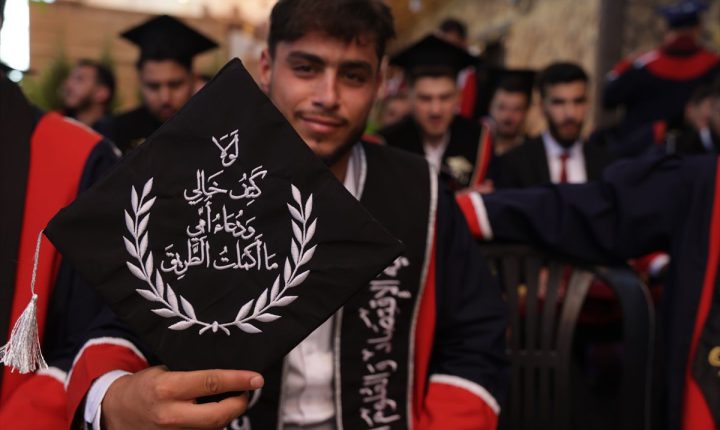 Türkiye Cumhuriyeti’nin Eğitim Desteğiyle El Bab’da 100 Öğrenci Mezuniyet Sevinci Yaşadı